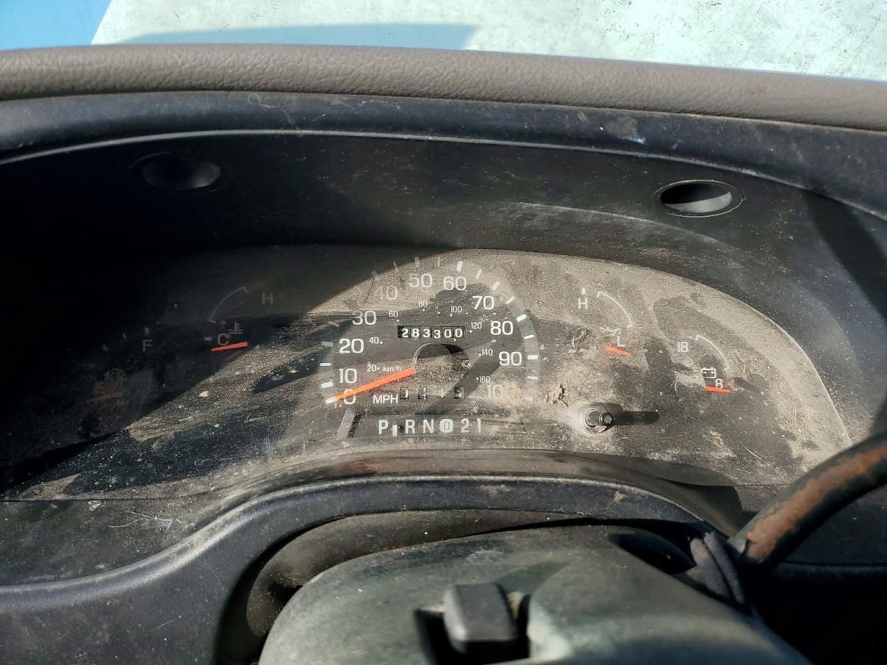 2001 Ford E350 BOX Truck