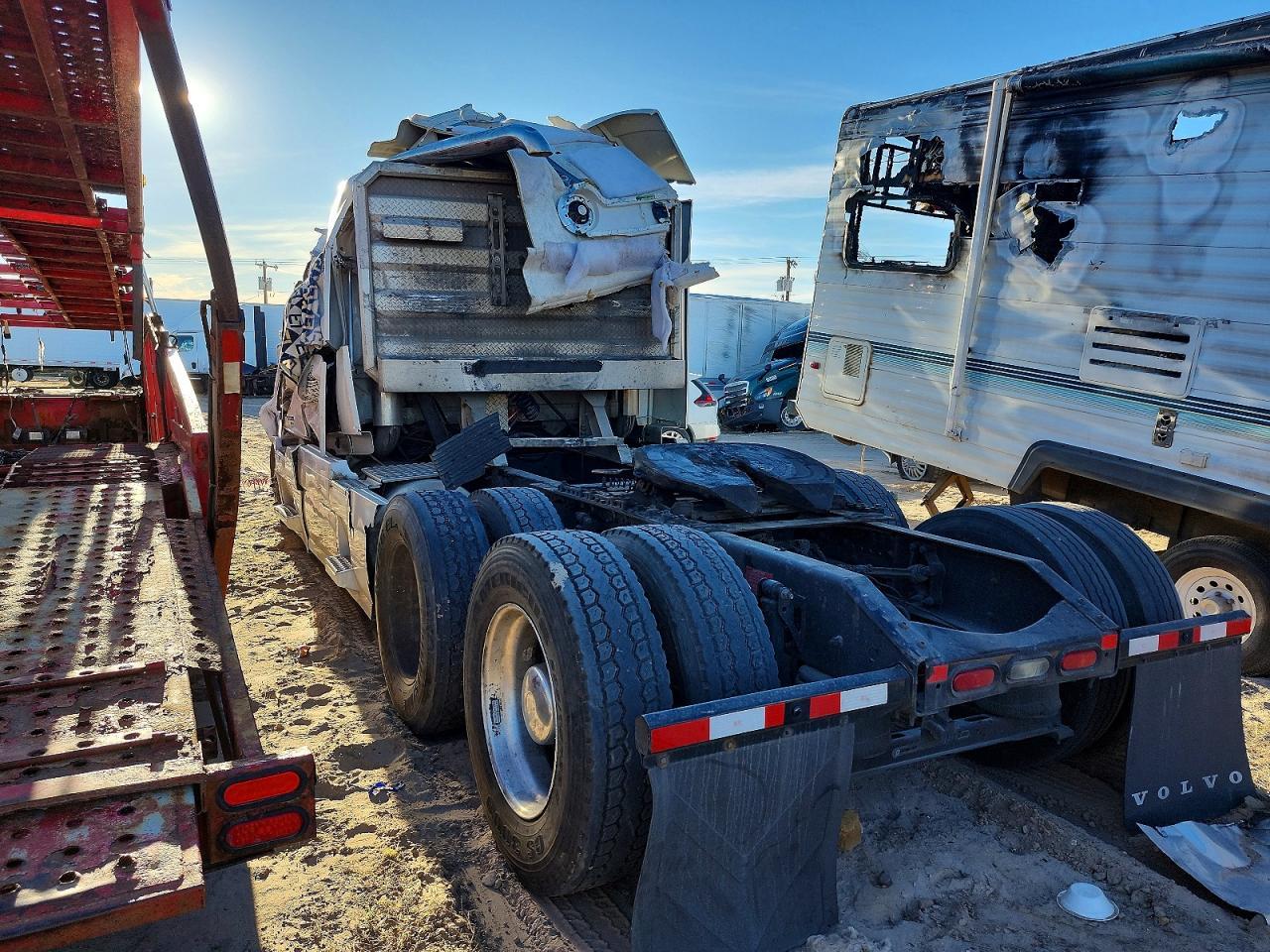 2020 Volvo VNR Semi Truck