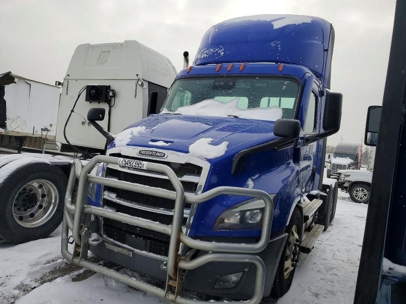 2021 Freightliner Cascadia 116 Semi Truck