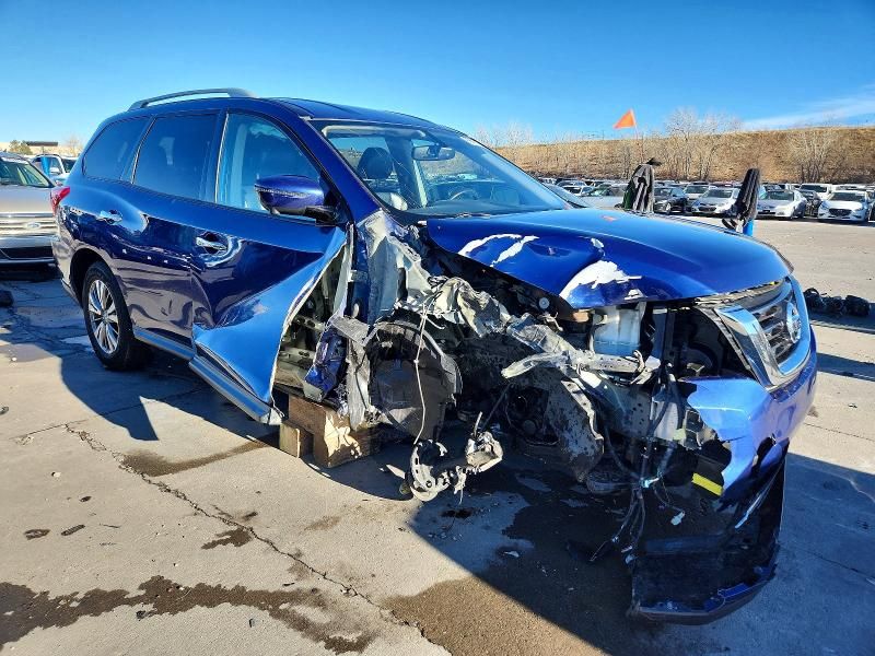 2020 Nissan Pathfinder sl