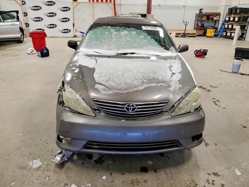 2005 Toyota Camry le