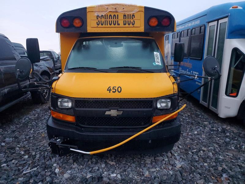 2017 Chev Express G4500