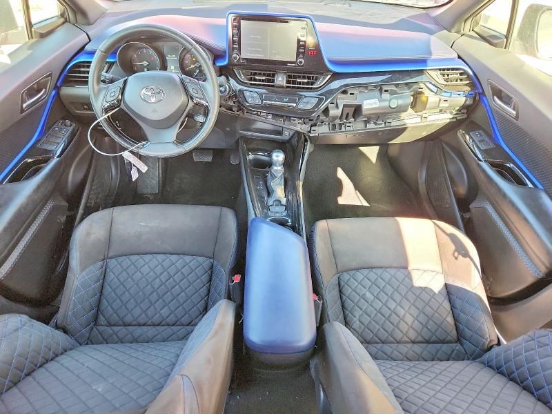 2021 Toyota C-hr xle