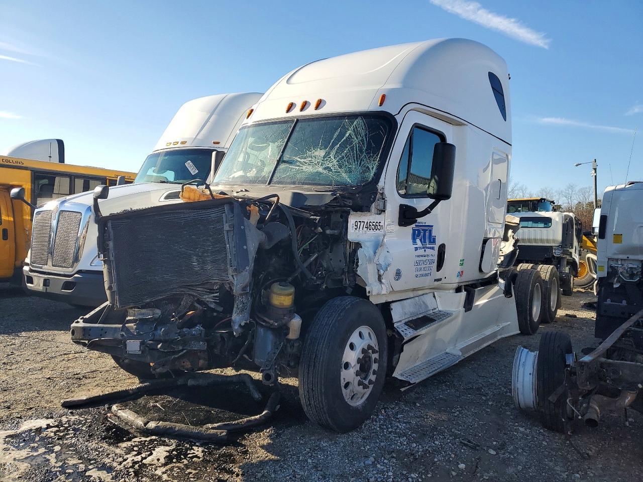 2017 Freightliner Cascadia 125 Semi Truck