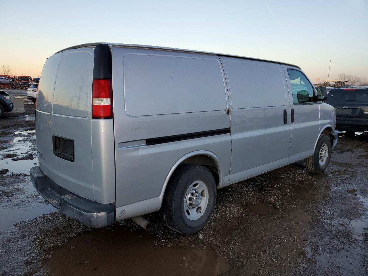 2013 Chevrolet Express G2500