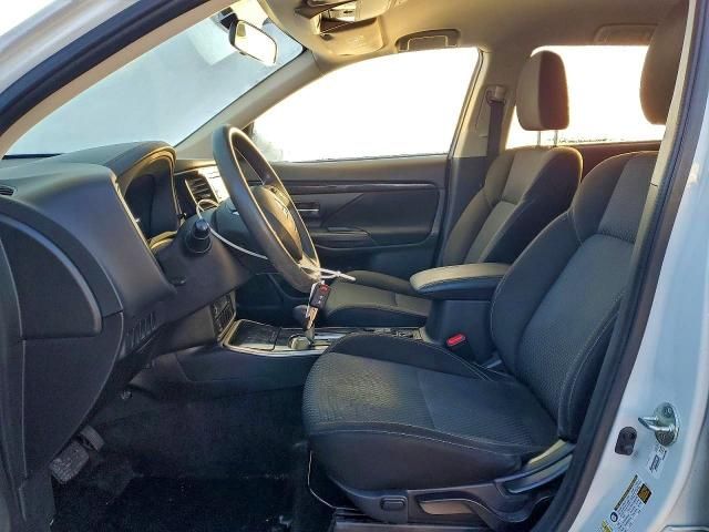 2020 Mitsubishi Outlander se