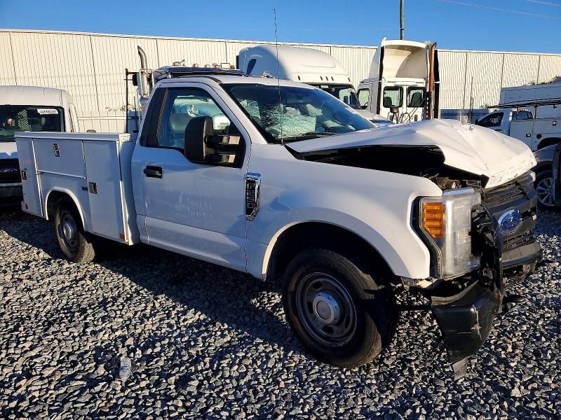 2017 Ford F250 Super Duty Utility / Service Truck