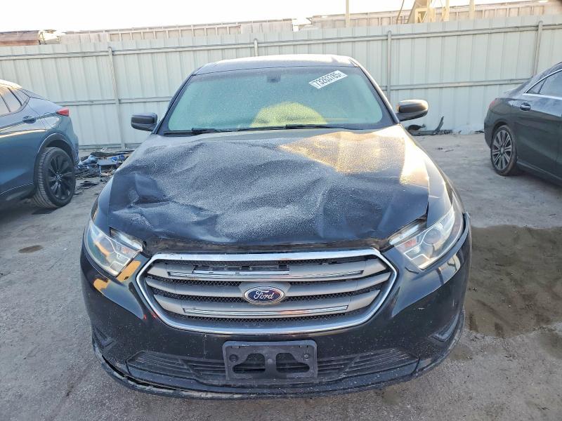 2016 Ford Taurus se