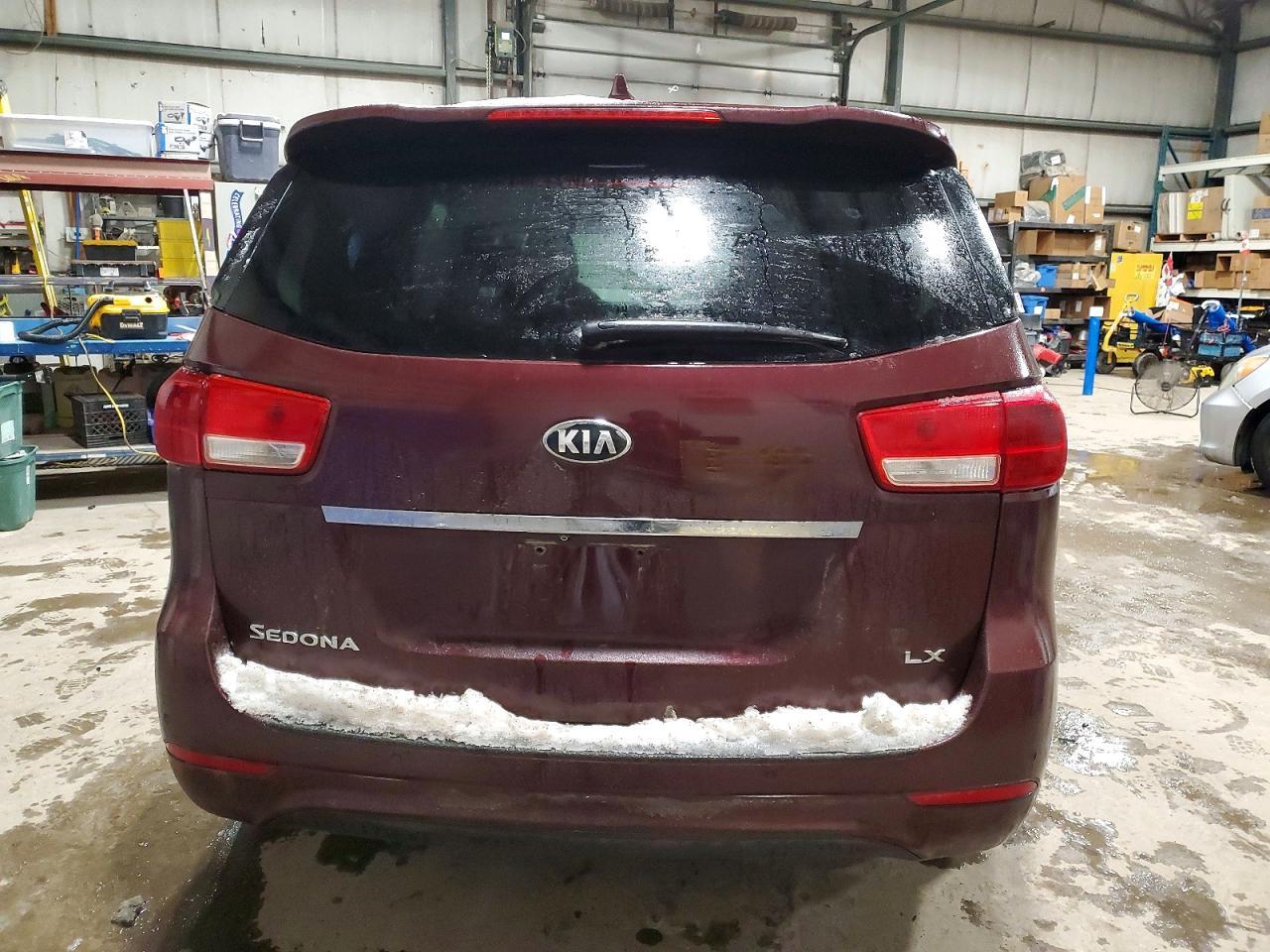 2016 KIA Sedona lx