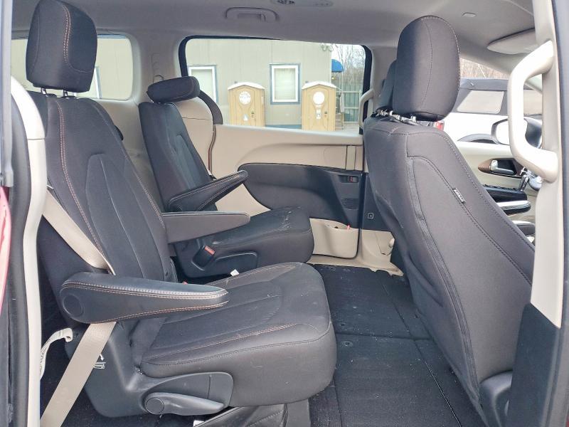 2017 Chrysler Pacifica lx