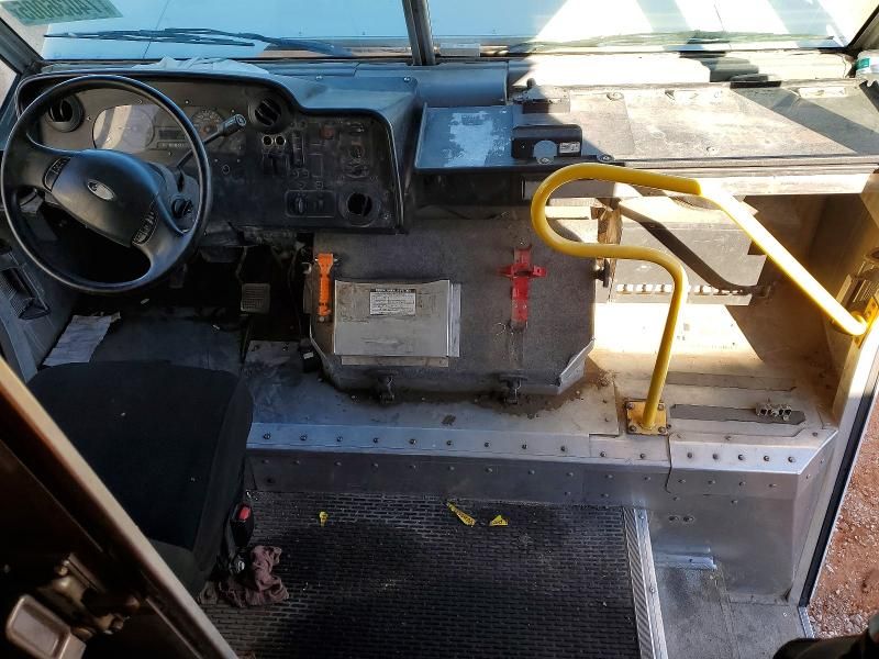 2013 Ford Commercial Chassis Delivery Truck