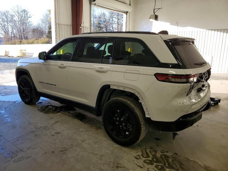 2025 Jeep Grand Cherokee Laredo