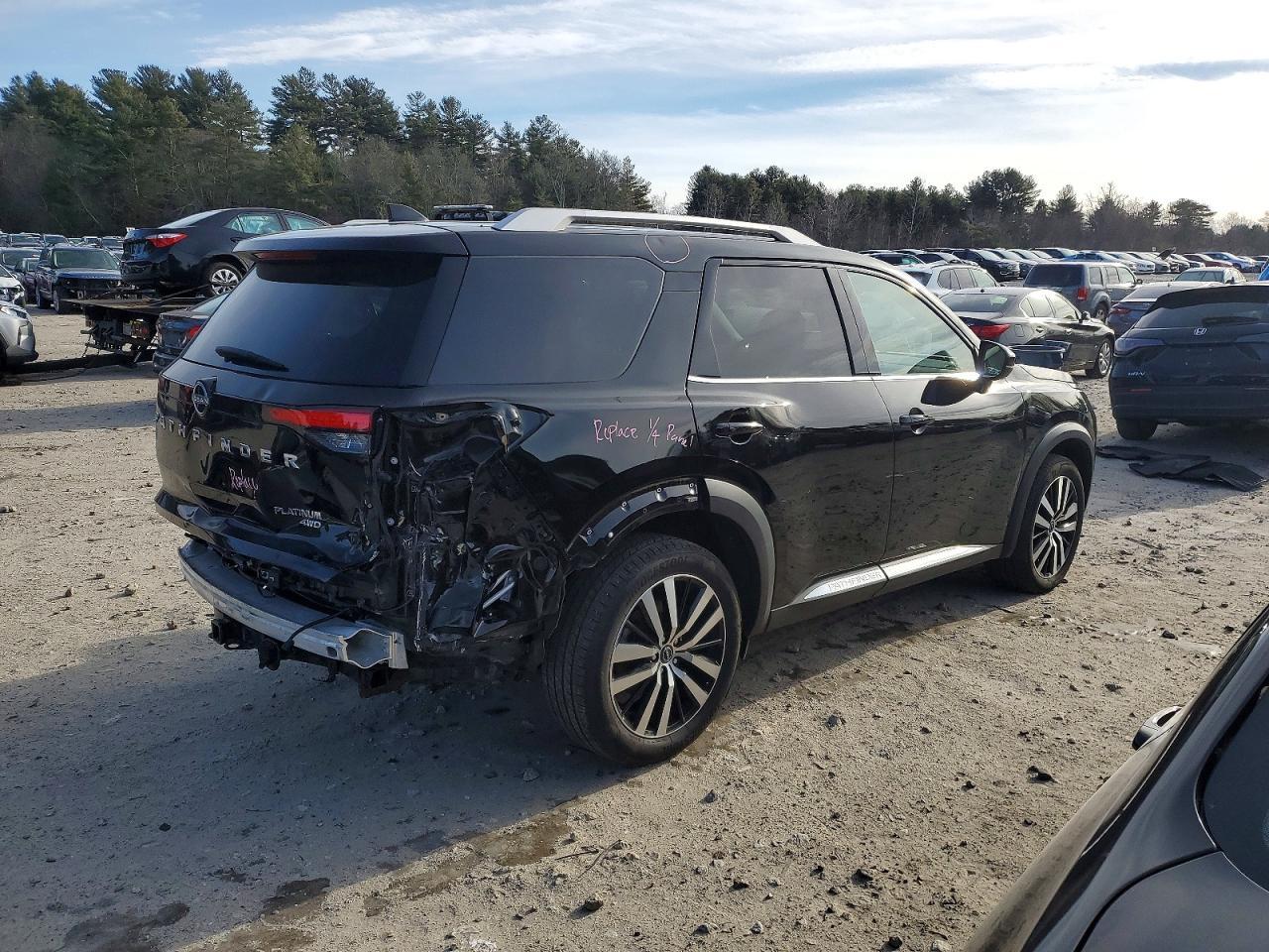 2023 Nissan Pathfinder Platinum