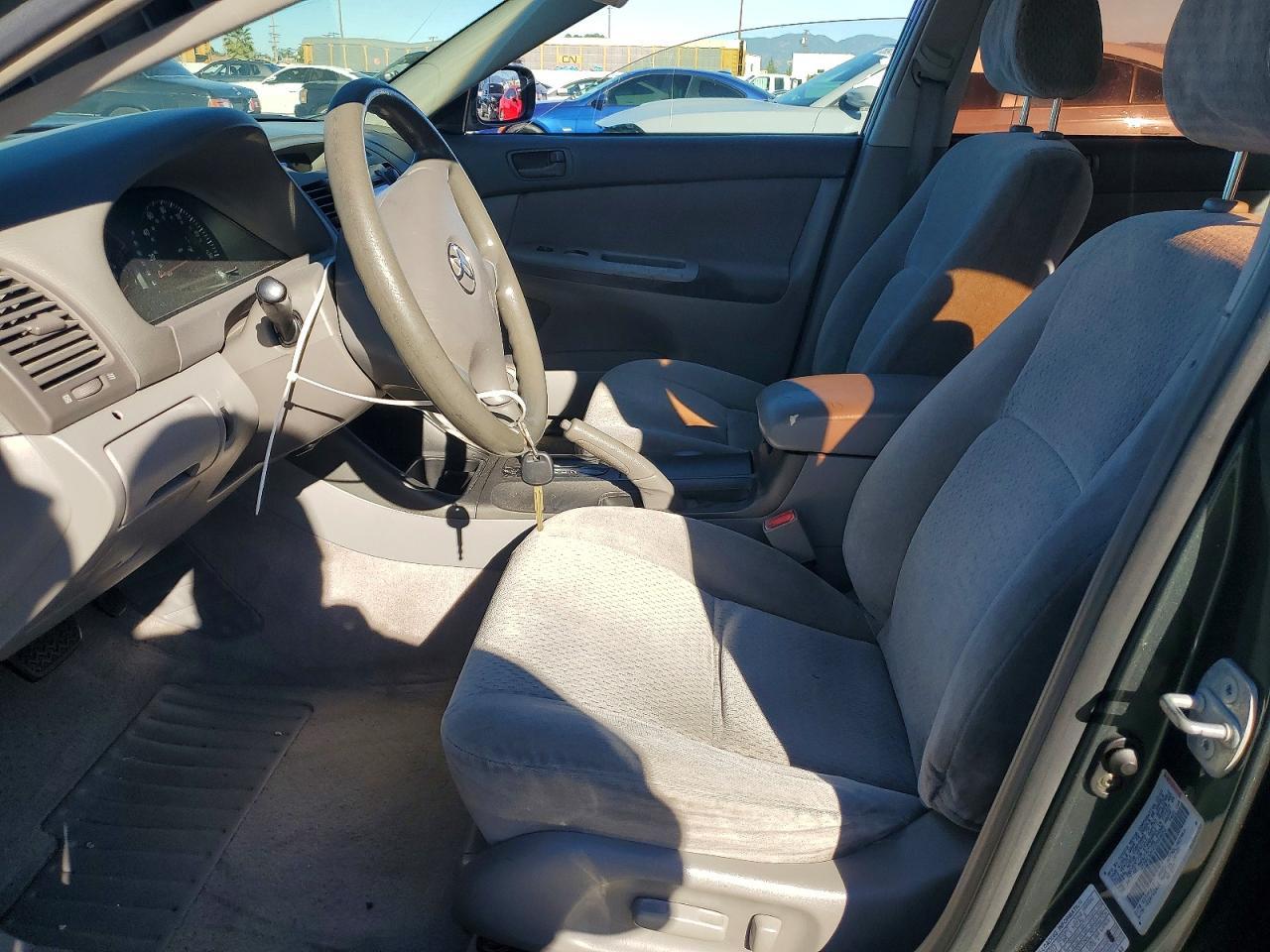 2002 Toyota Camry le