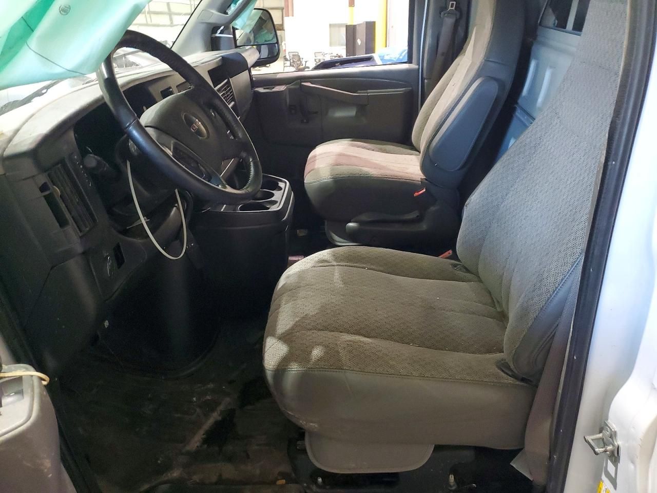 2023 GMC Savana G2500