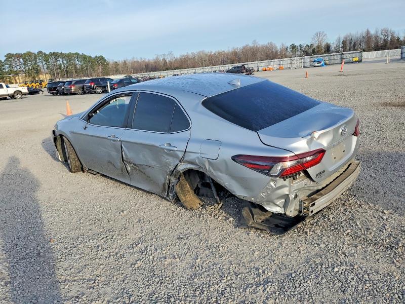 2024 Toyota Camry le