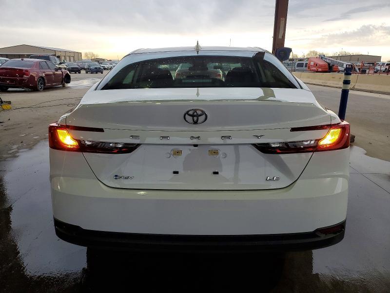 2025 Toyota Camry le