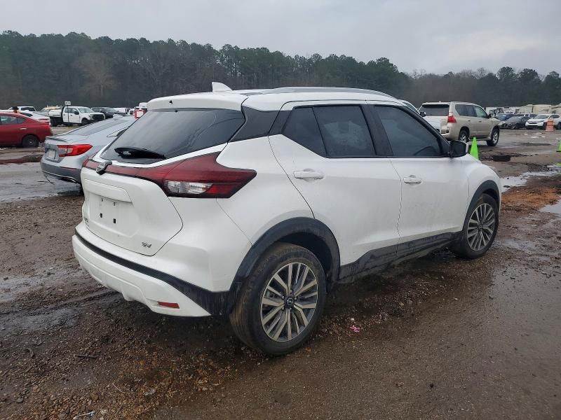 2022 Nissan Kicks sv