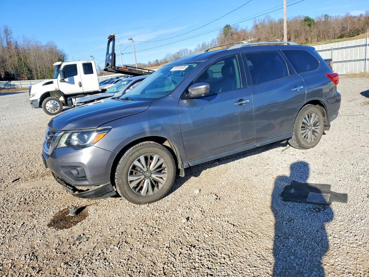 2018 Nissan Pathfinder s