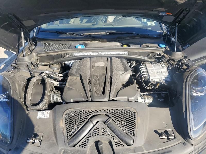 2024 Porsche Macan gts