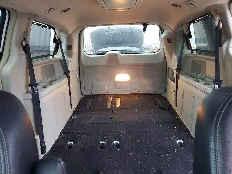 2014 Chrysler Town & Country Touring