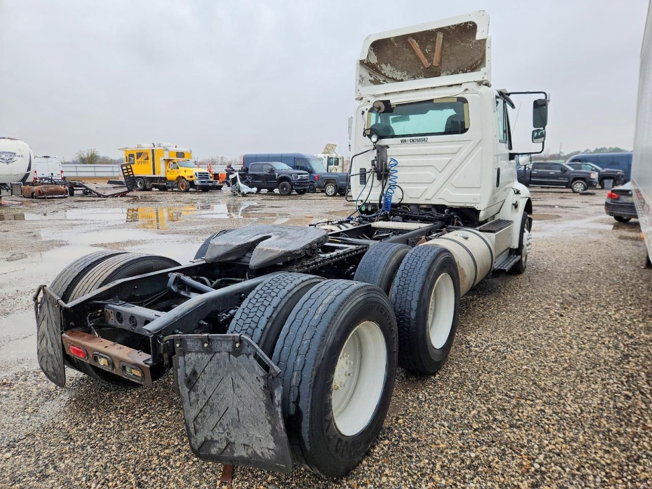 2016 International 8600 Semi Truck