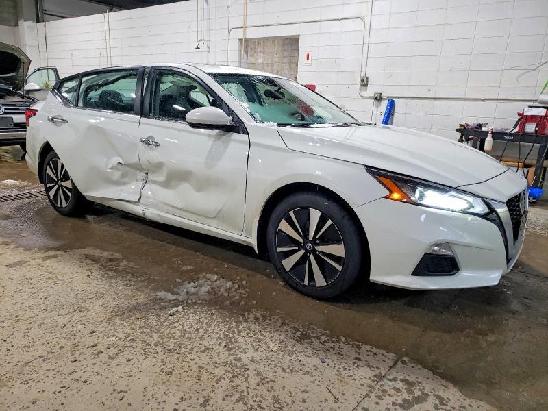 2022 Nissan Altima sv