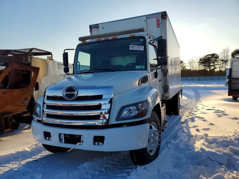 2014 Hino 258/268 BOX Truck