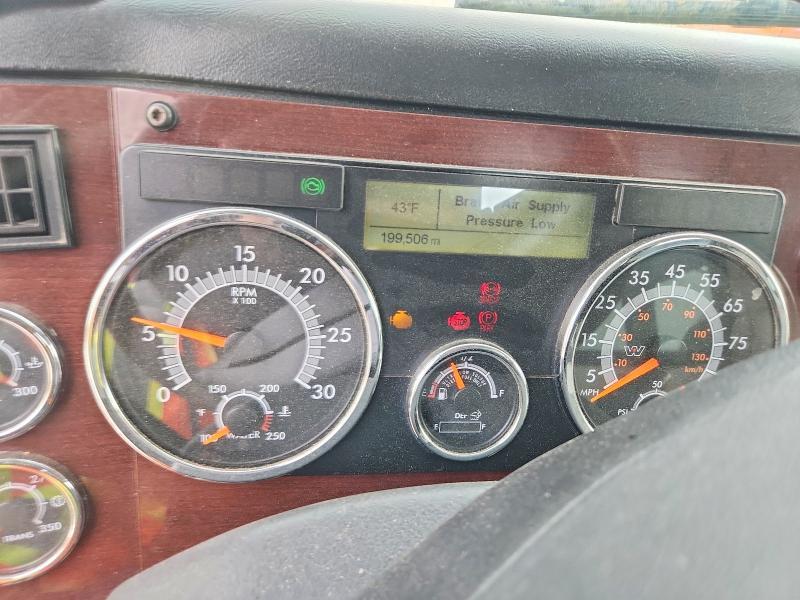 2021 Western Star Roll-OFF Container Truck