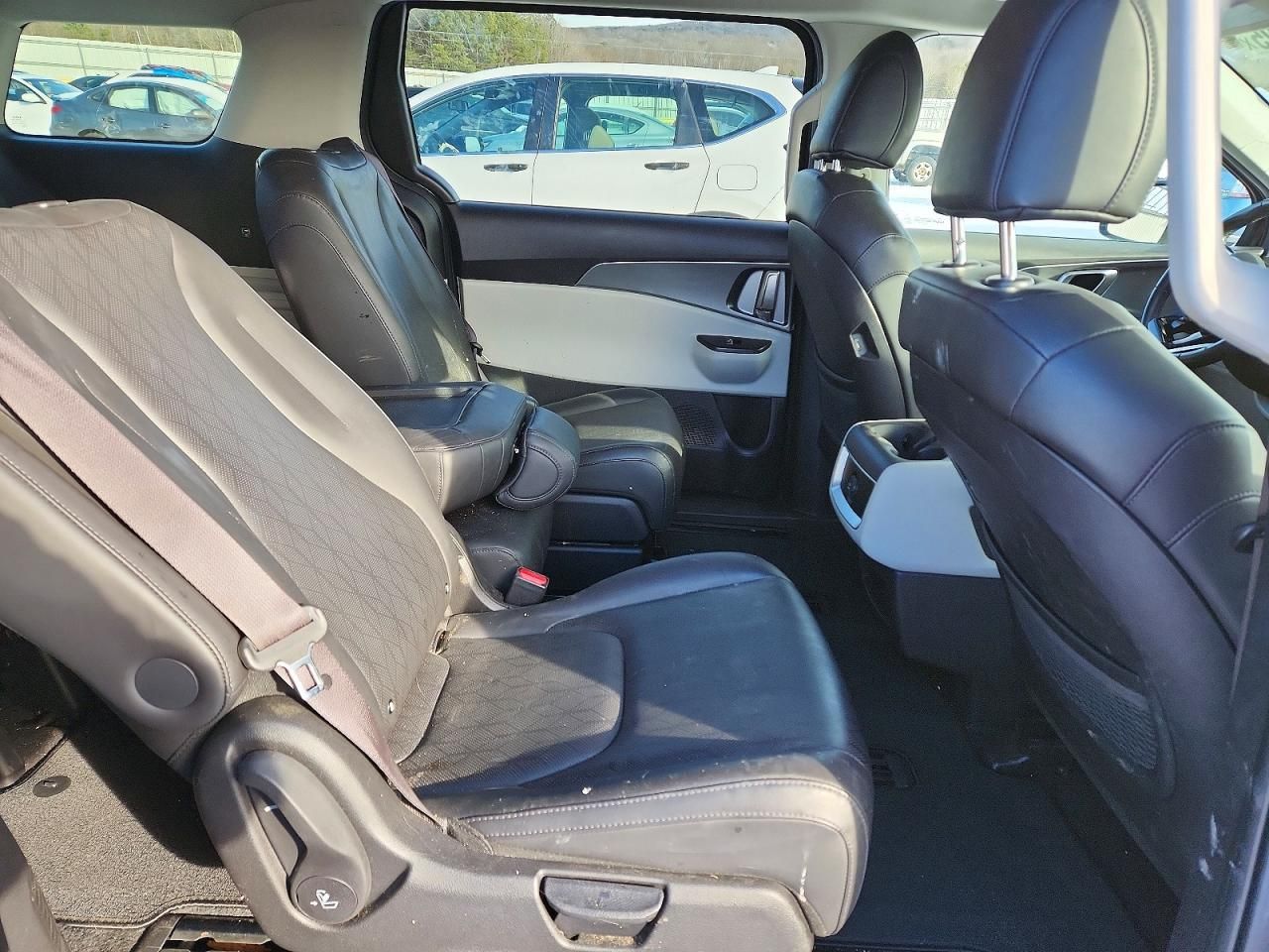 2022 KIA Carnival lx