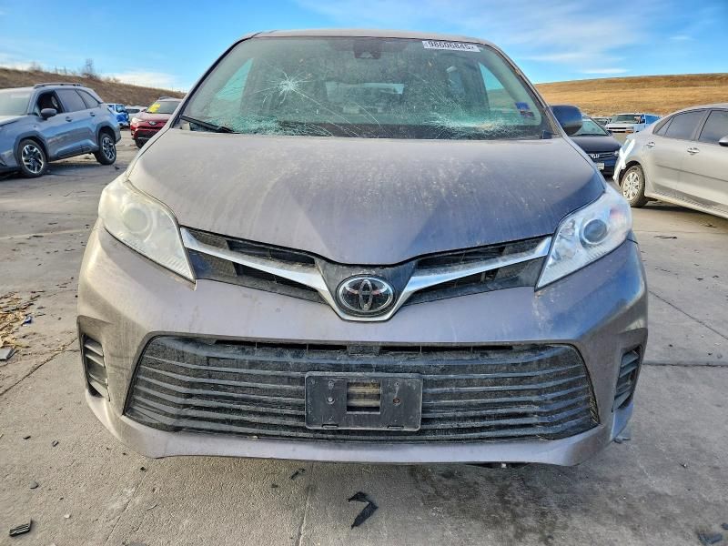 2019 Toyota Sienna le