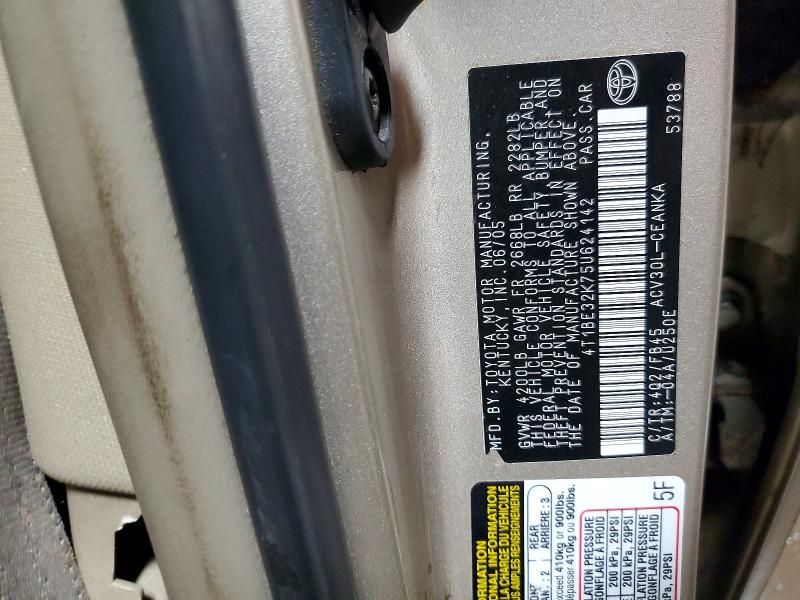 2005 Toyota Camry le