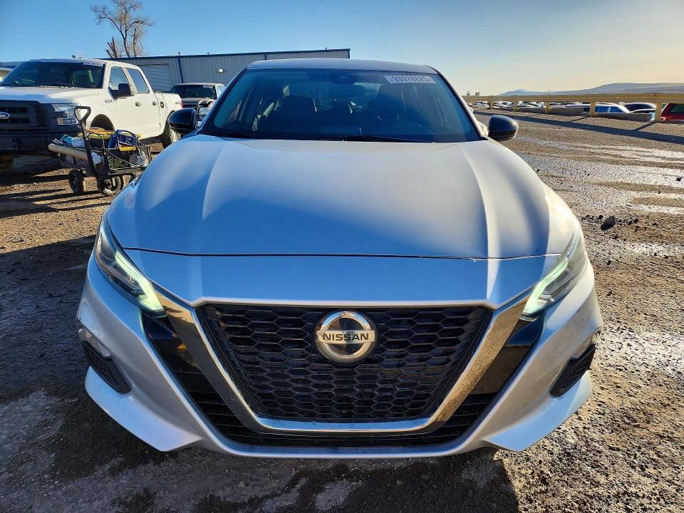 2020 Nissan Altima sr
