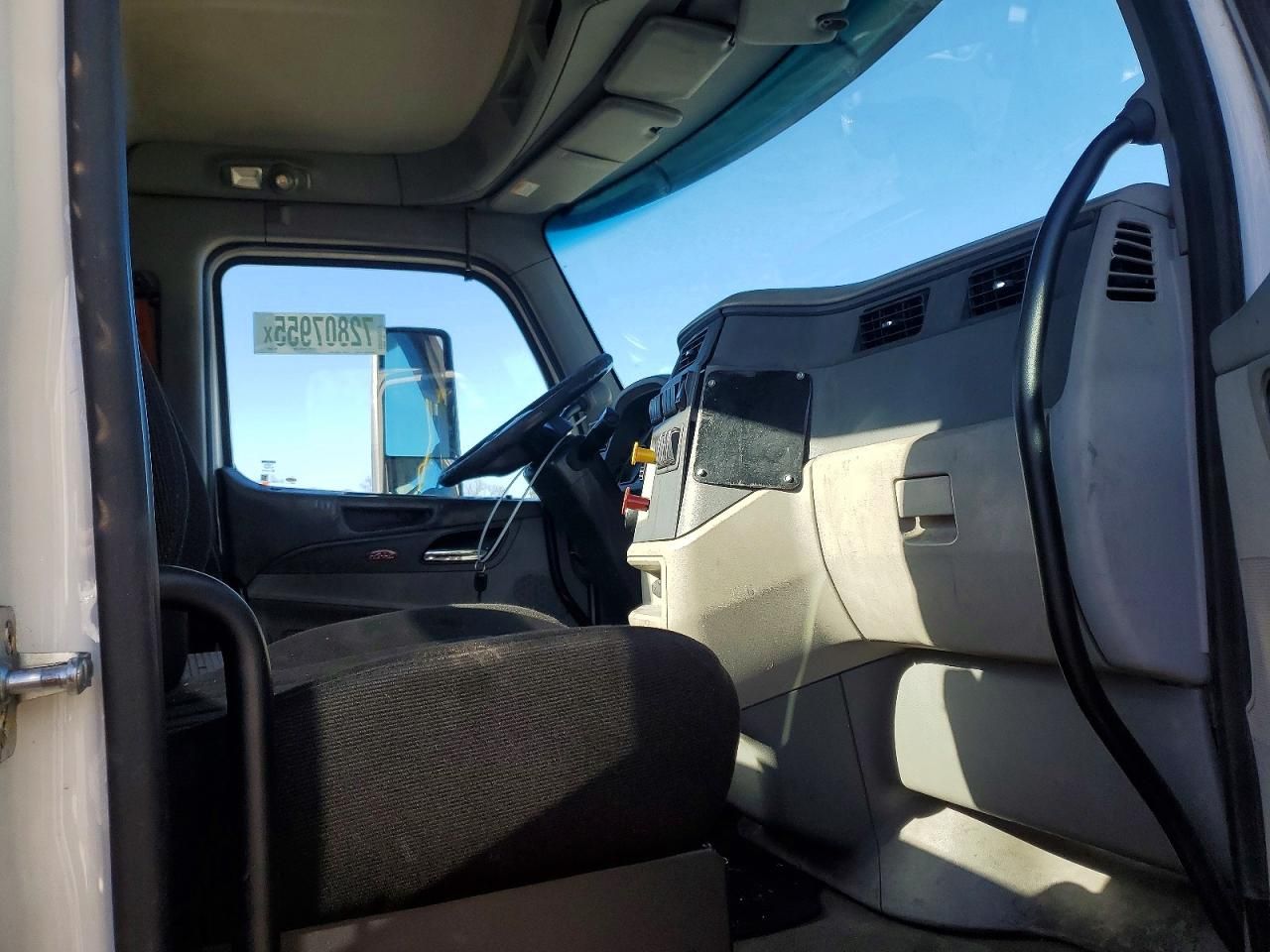 2021 Peterbilt 567 Semi Truck