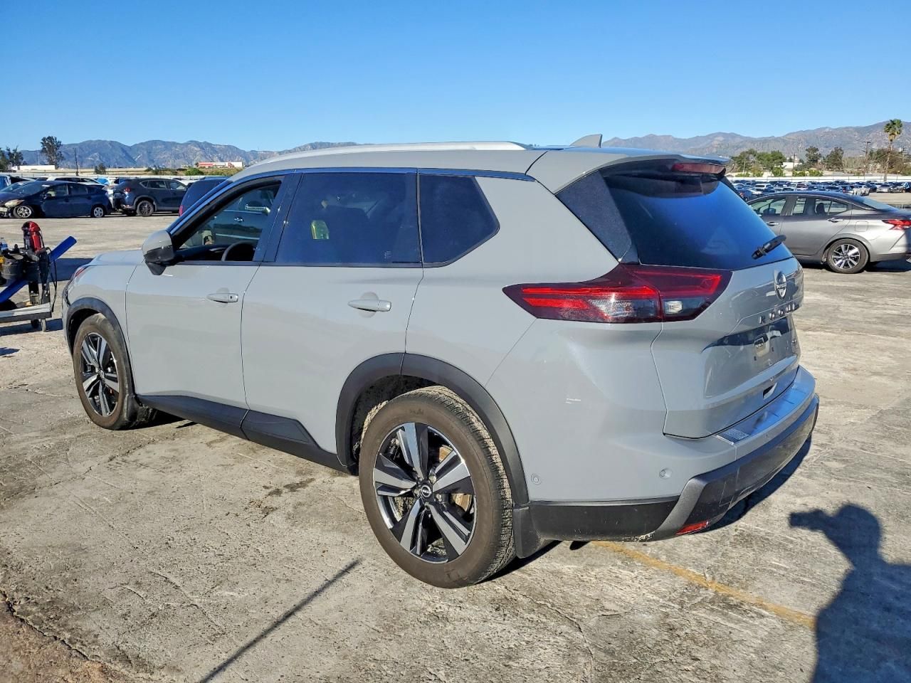 2024 Nissan Rogue sl