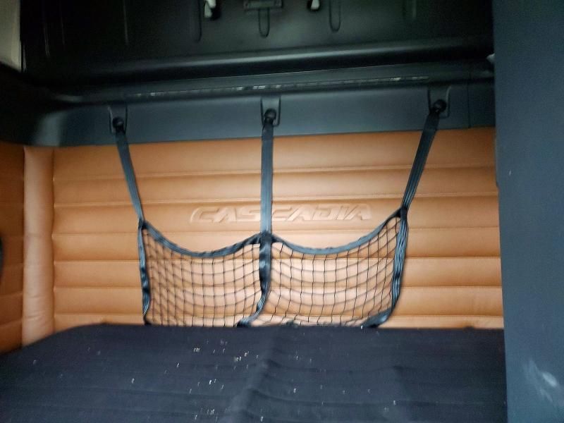 2019 Freightliner Cascadia 126 Semi Truck