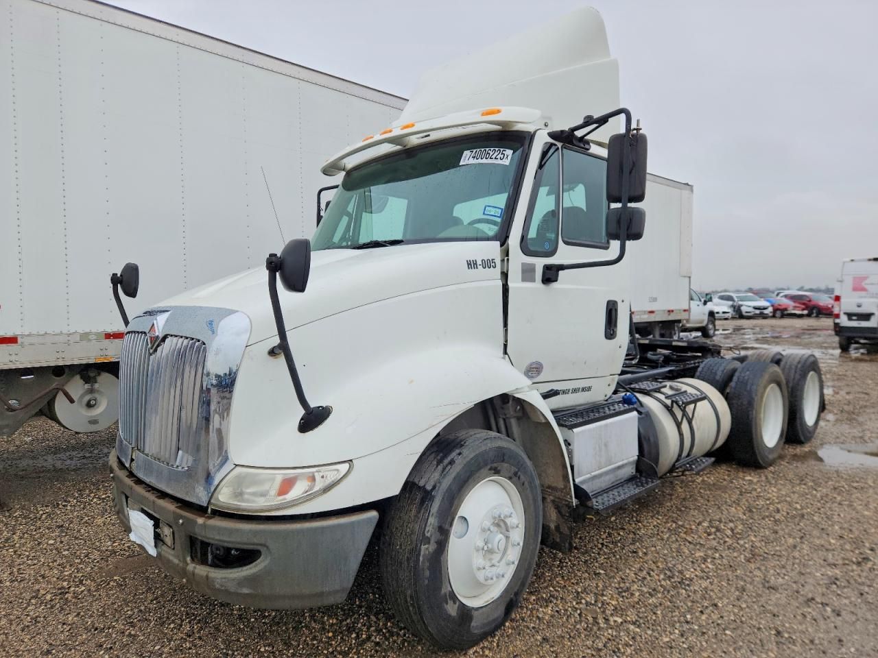 2016 International 8600 Semi Truck