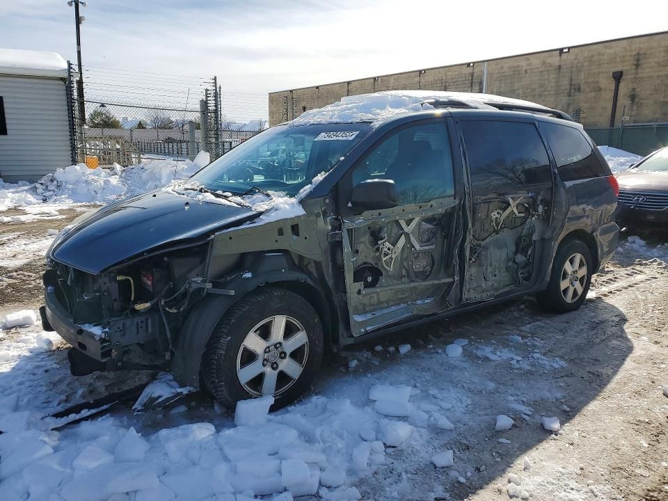 2010 Toyota Sienna ce