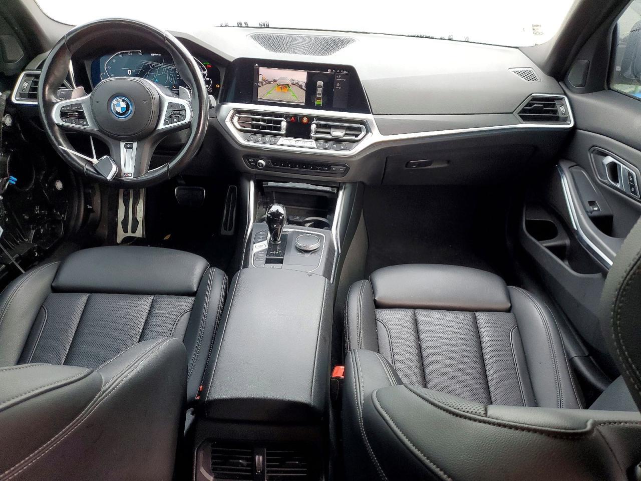 2022 BMW 330xe