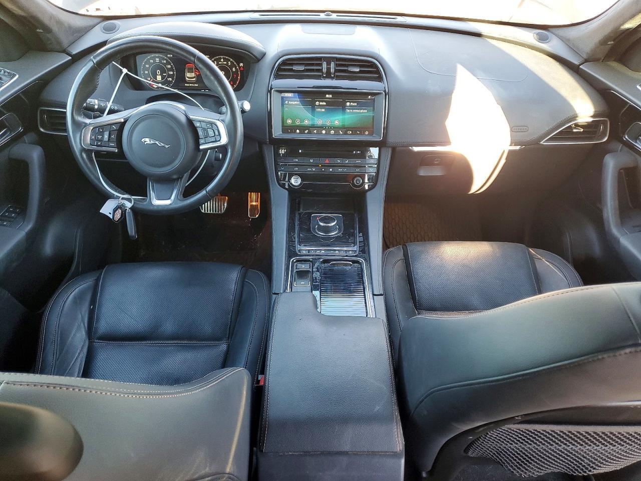 2019 Jaguar F-pace Prestige