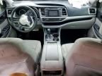 2017 Toyota Highlander le