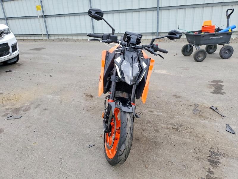 2025 KTM 390 Duke