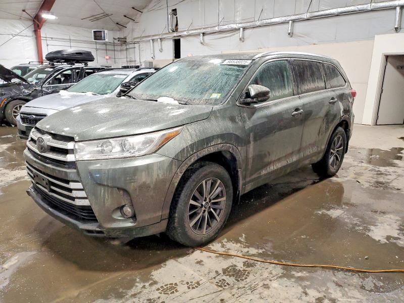 2018 Toyota Highlander se