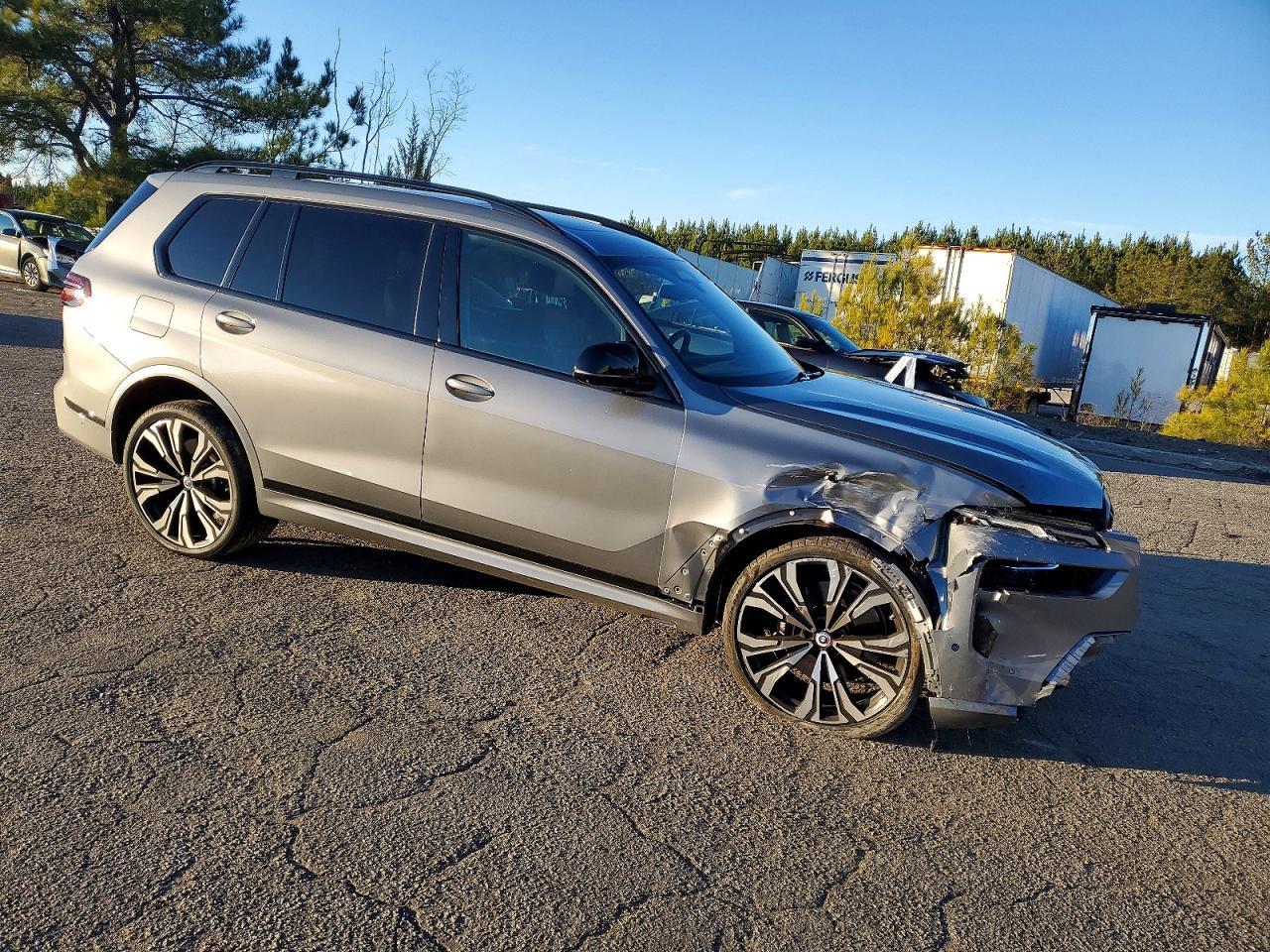 2023 BMW X7 M60i