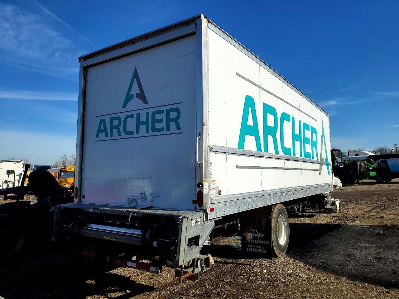 2019 Hino 268A BOX Truck