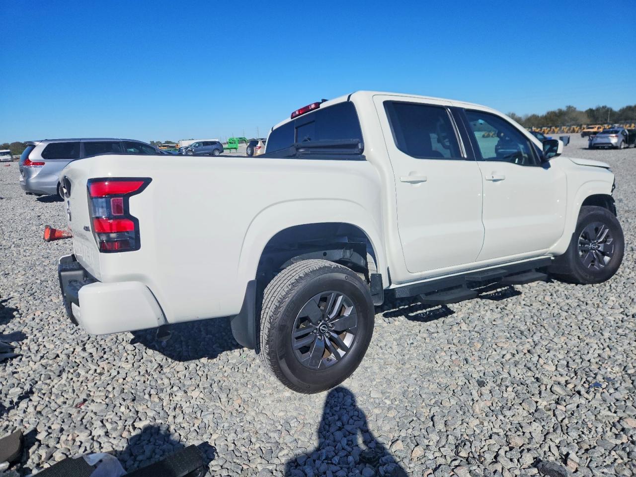 2025 Nissan Frontier s