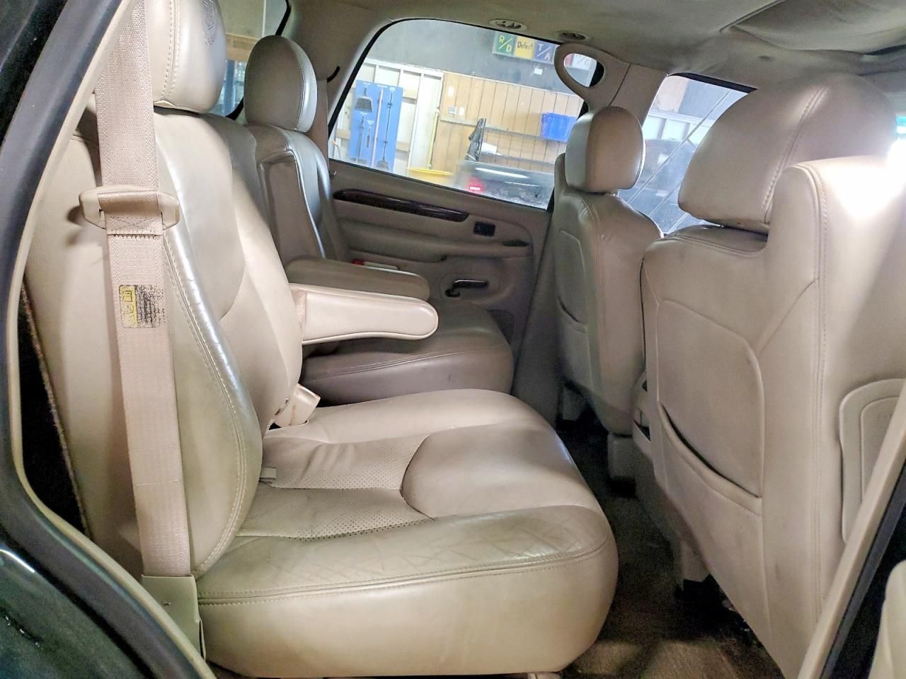 2003 Cadillac Escalade Luxury