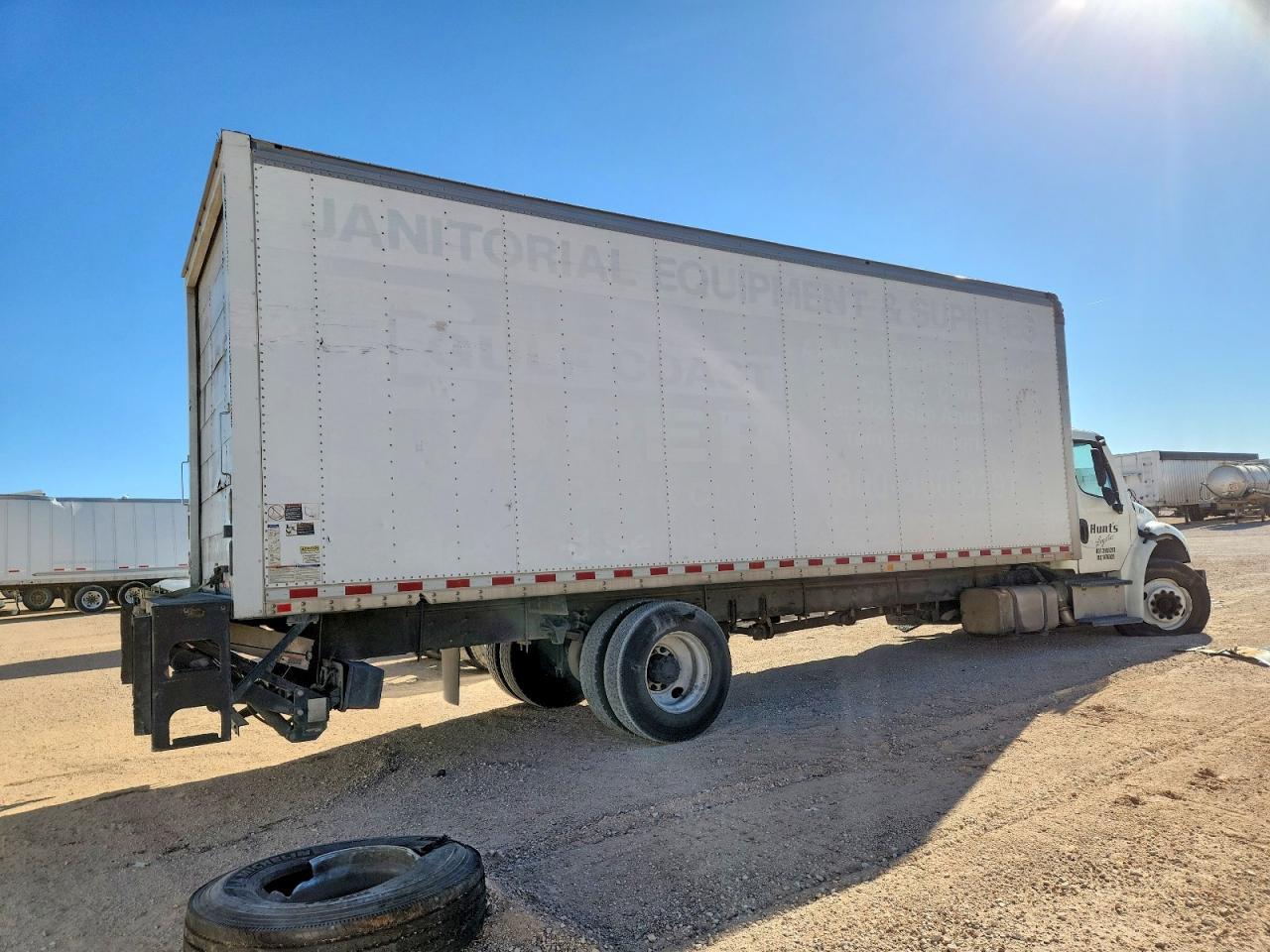 2016 Freigliner 2016 Freightliner Business Class M2 BOX Truck