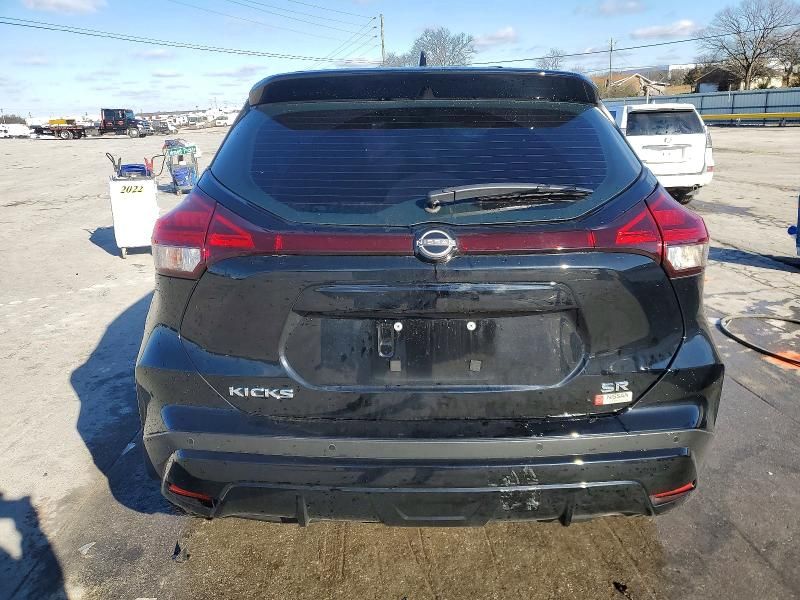 2024 Nissan Kicks sr