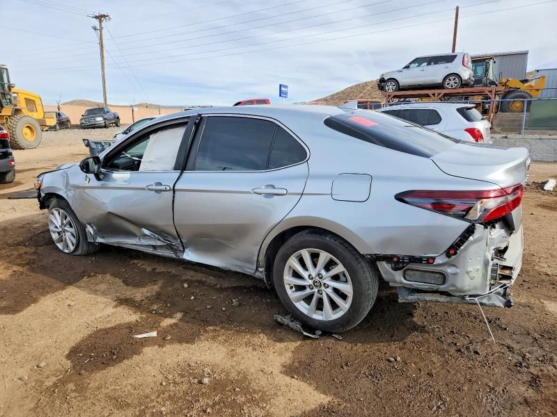 2024 Toyota Camry le